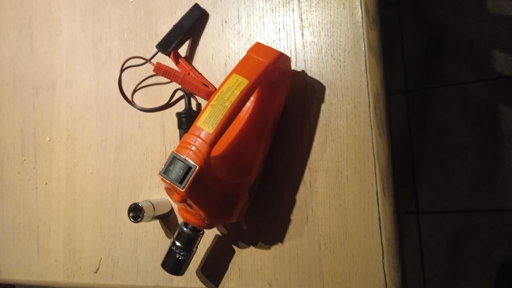 Boulonneuse NEUVE :450Nm Max +douilles NEUVES et accessoires, Bricolage & Construction, Enlèvement