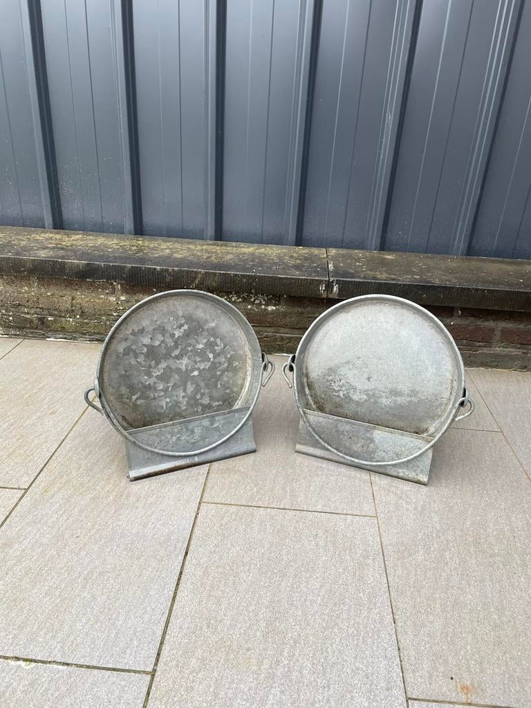 Drinkemmers kippen pluimvee, Ophalen, Gebruikt, Drinken en Voederen