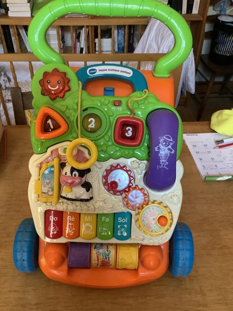 Super trotteur parlant -VTech, Enfants & Bébés, Enlèvement