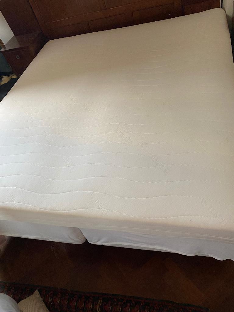 Lit double 1,8x2m : coffrets IKEA + matelas de qualité, Comme neuf, Enlèvement, 180 cm, Blanc