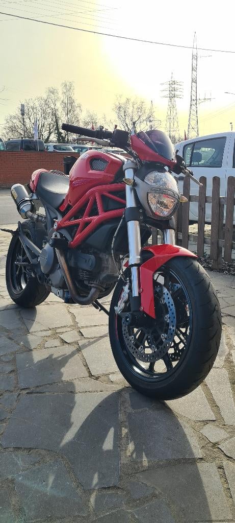 Ducati Monster 796 ABS tweedehands uit het jaar 2014, Motoren, 2 cilinders, Particulier, Meer dan 35 kW, Sportuitlaat