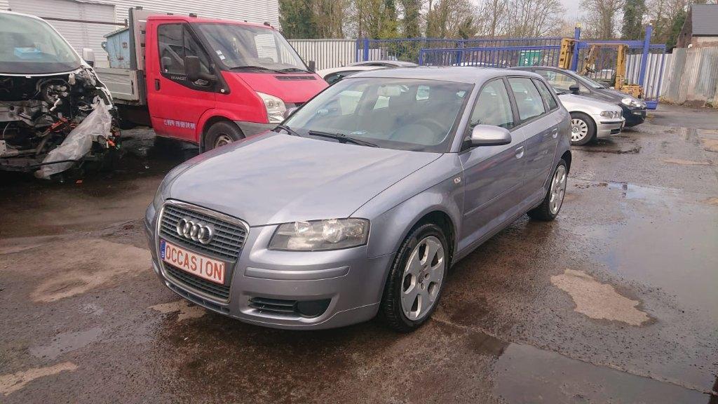 Audi a3 sportback 1600cc essence 170000km ja clim GARANTIE, Voorwielaandrijving, Stof, Zwart, Bedrijf