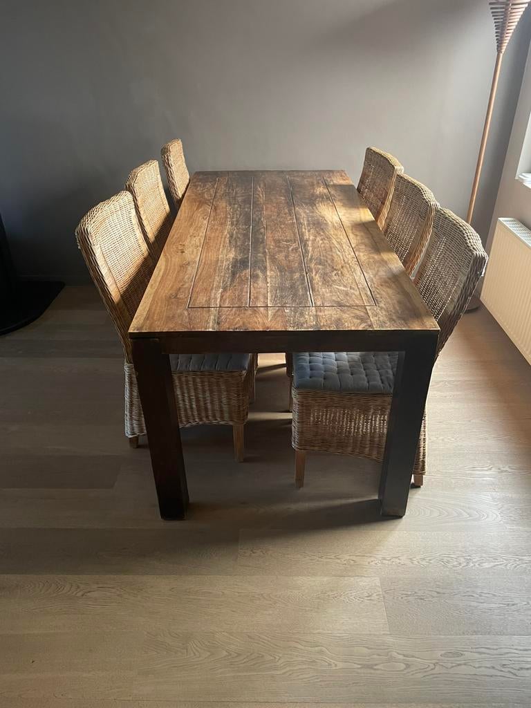 Eettafel met 6 rieten stoelen, Ophalen