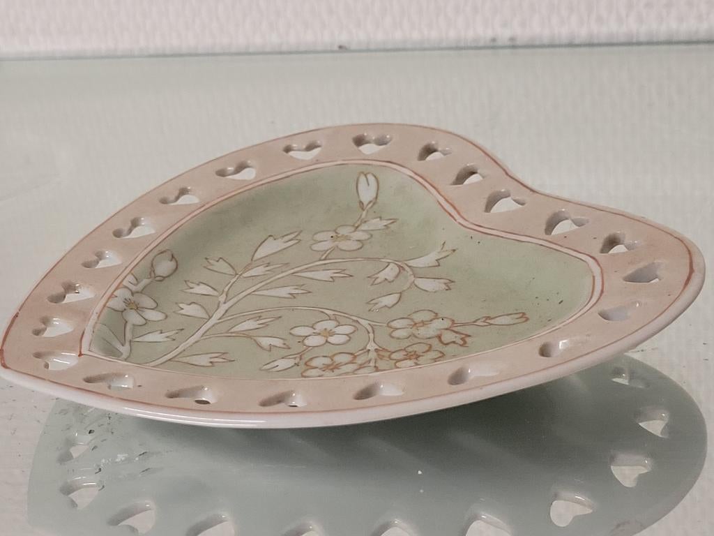 coupelle porcelaine émaillée coeur/schilliger Suisse, Antiquités & Art, Envoi