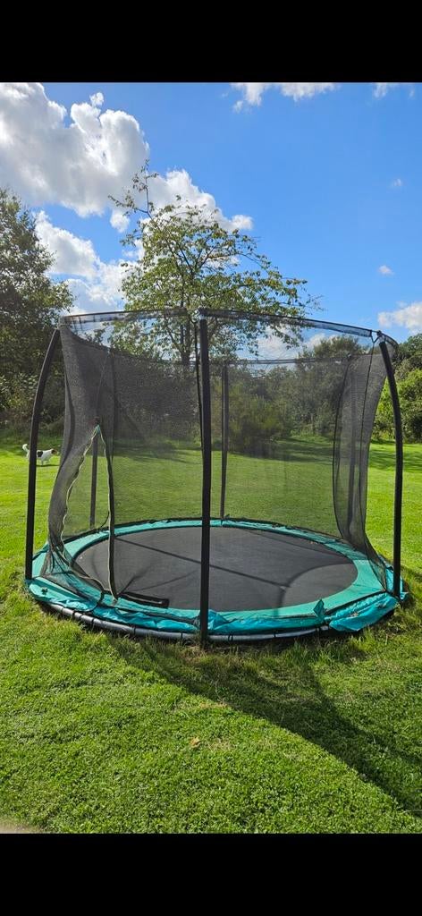Trampoline