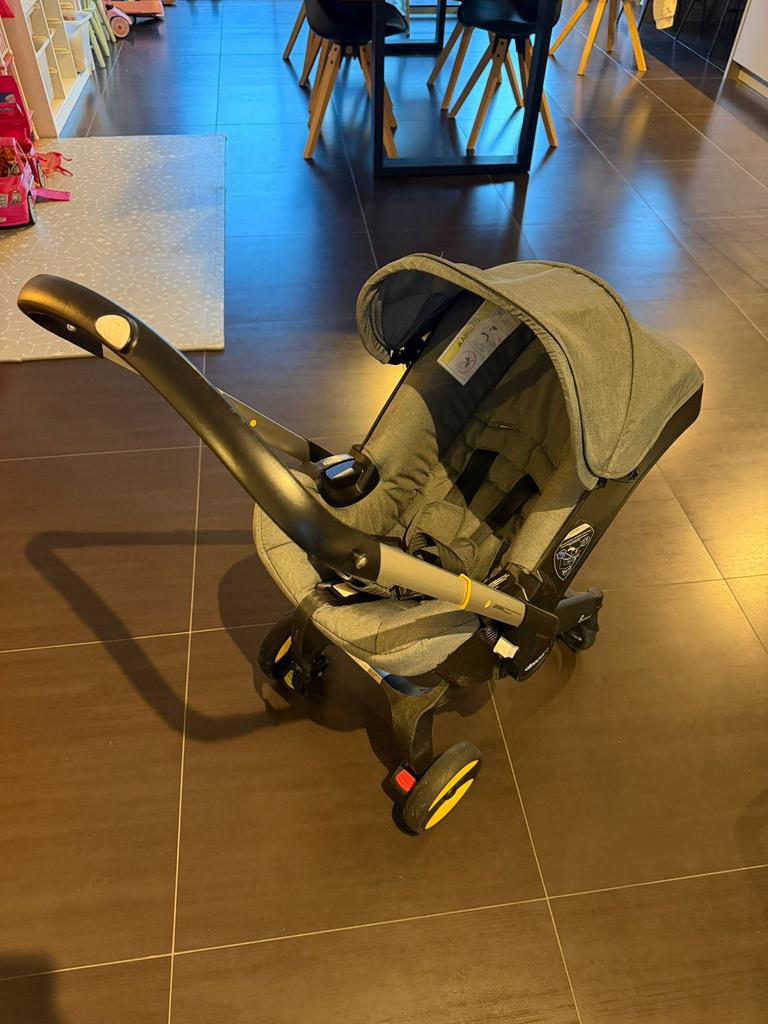 Doona + isofix en accessoires, Kinderen en Baby's, Ophalen, Zo goed als nieuw, Regenhoes