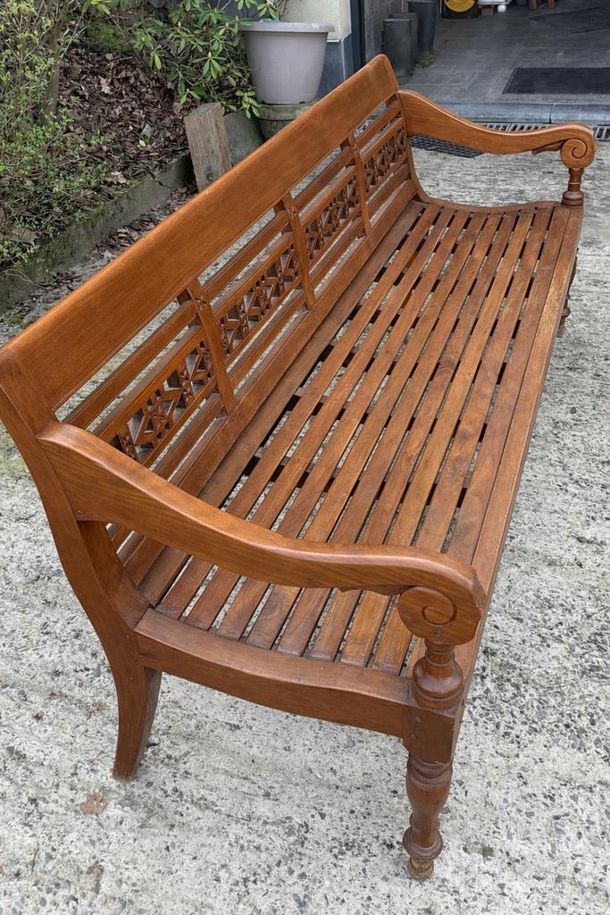 Grand banc en teck sculpté 4 places., Jardin & Terrasse, Bancs de jardin, Comme neuf, Bois, Enlèvement