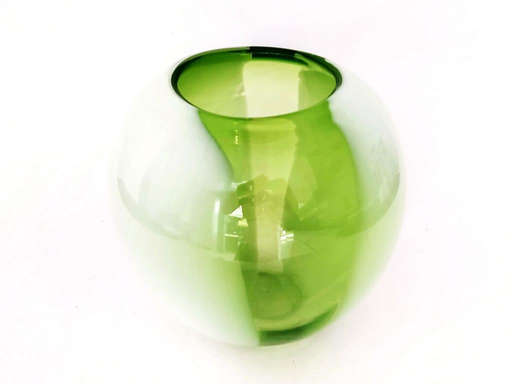 vase en verre marbré vert blanc, Maison & Meubles, Accessoires pour la Maison | Vases, Comme neuf, Autres couleurs, Moins de 50 cm