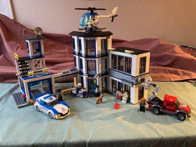 Leg Politiebureau   60141, Ophalen, Zo goed als nieuw, Complete set, Lego