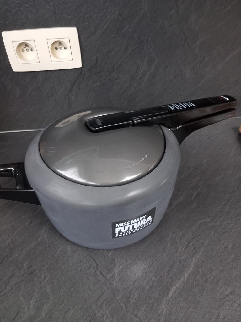 Futura snelkookpan, Ophalen