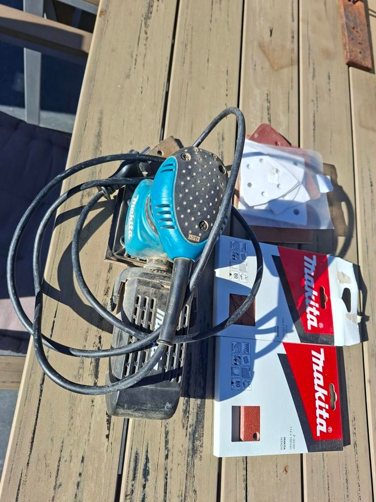 Schuurmachine Makita, Ophalen