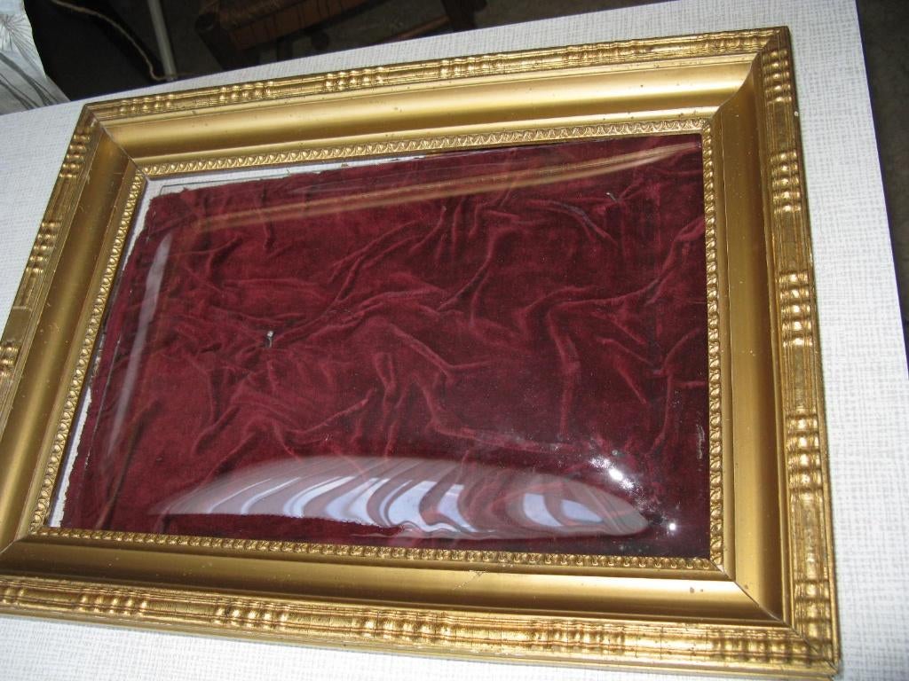 globe en verre avec cadre, Enlèvement