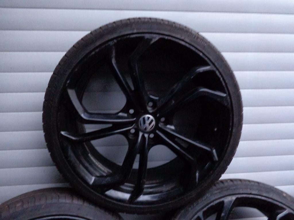 VW Jantes alliage VW Golf  VII pneus été 225 35 19  tous OK, Autos : Pièces & Accessoires, Autres pièces automobiles, Volkswagen