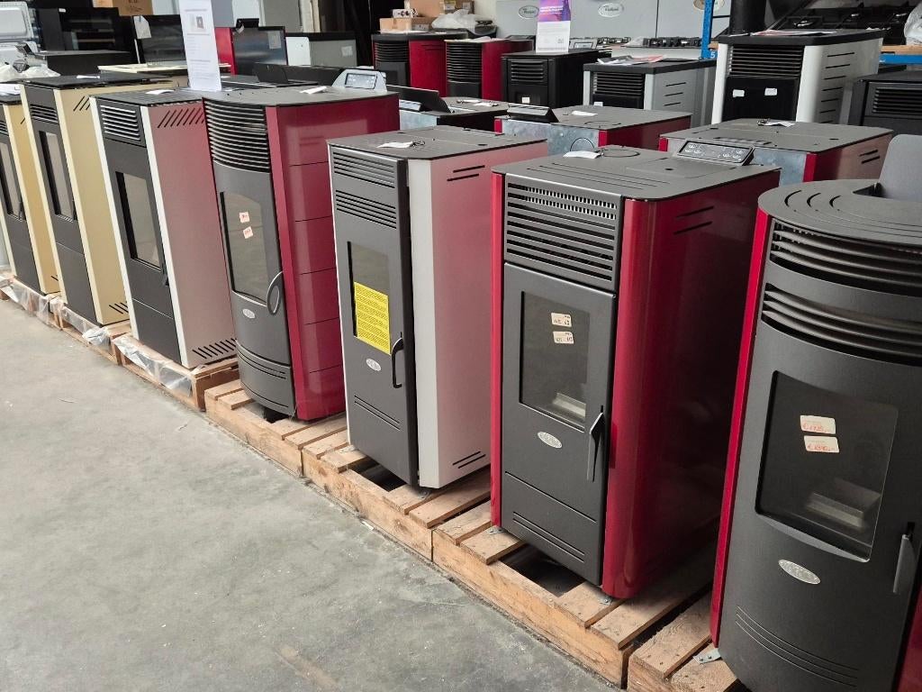 nouveau poêle à granulés jusqu'à -40 %, Enlèvement, Neuf