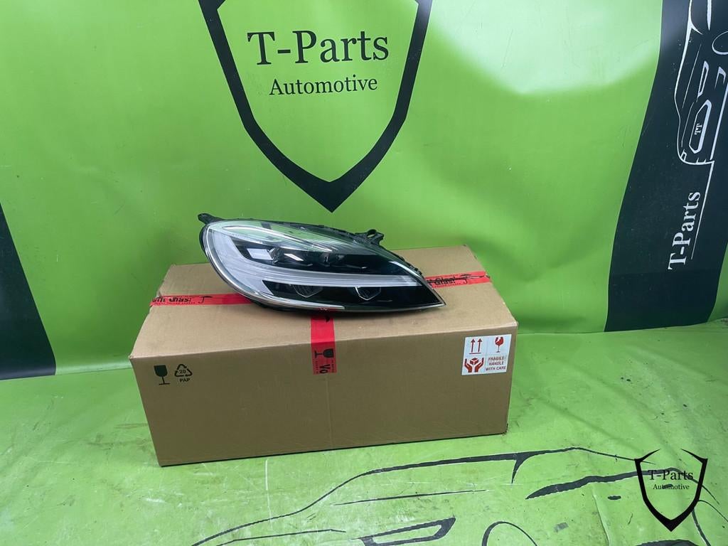 volvo V40 rechts koplamp 32228484, Auto-onderdelen, Info@fabrikant.eu, Volvo, Fabrikantstraat 1
1000 AA  Amsterdam, Fabrikant BV