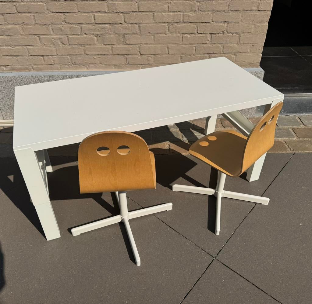 Ikea kinder bureel en 2 kinder stoelen, Kinderen en Baby's, Ophalen, Zo goed als nieuw, Tafel(s) en Stoel(en)