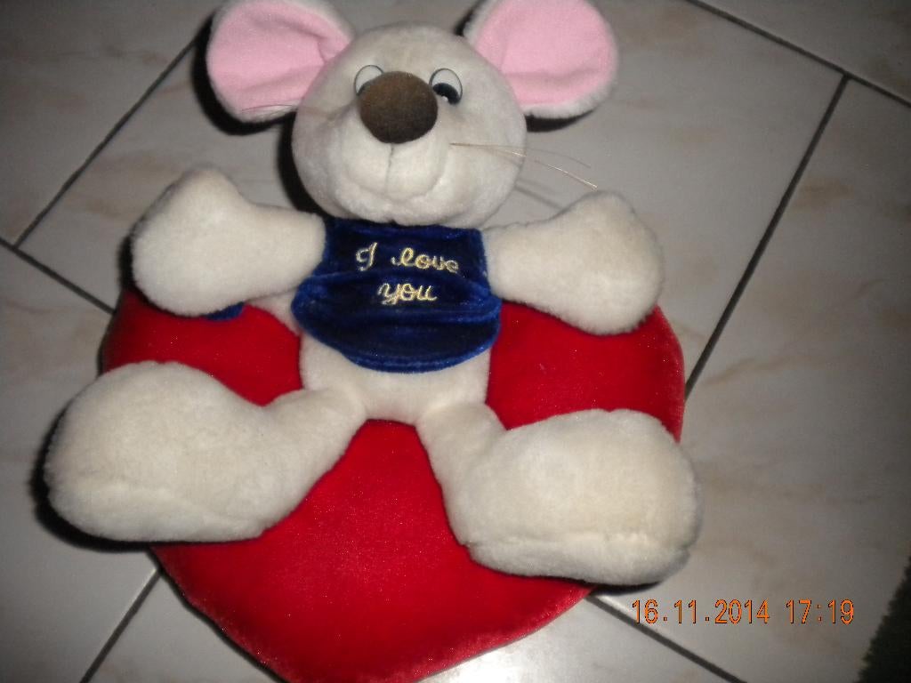 Een lieve kleine knuffel muis, Enlèvement, Souris