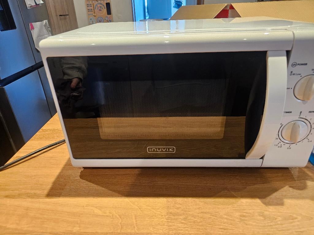 Micro onde, Electroménager, Micro-ondes, Enlèvement, Comme neuf, À Poser, Micro-ondes