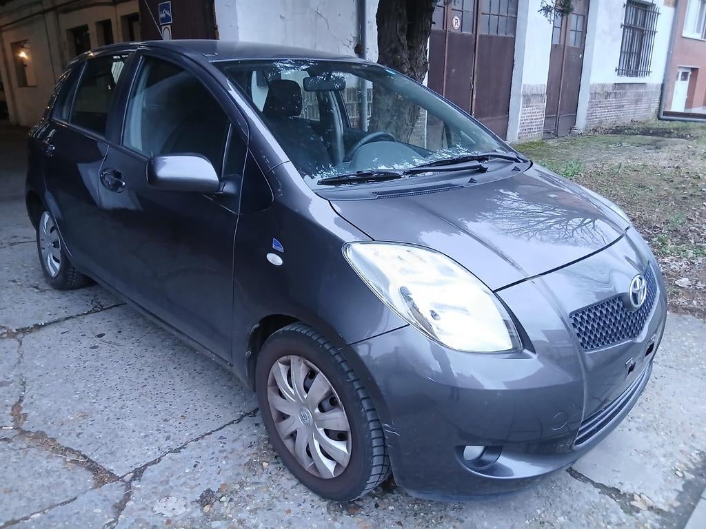 Toyota yaris / 1.3 Benzine / Airco / Gekeurd voor verkoop., Auto's, Toyota, Handgeschakeld, Particulier, 1300 cc, Euro 4