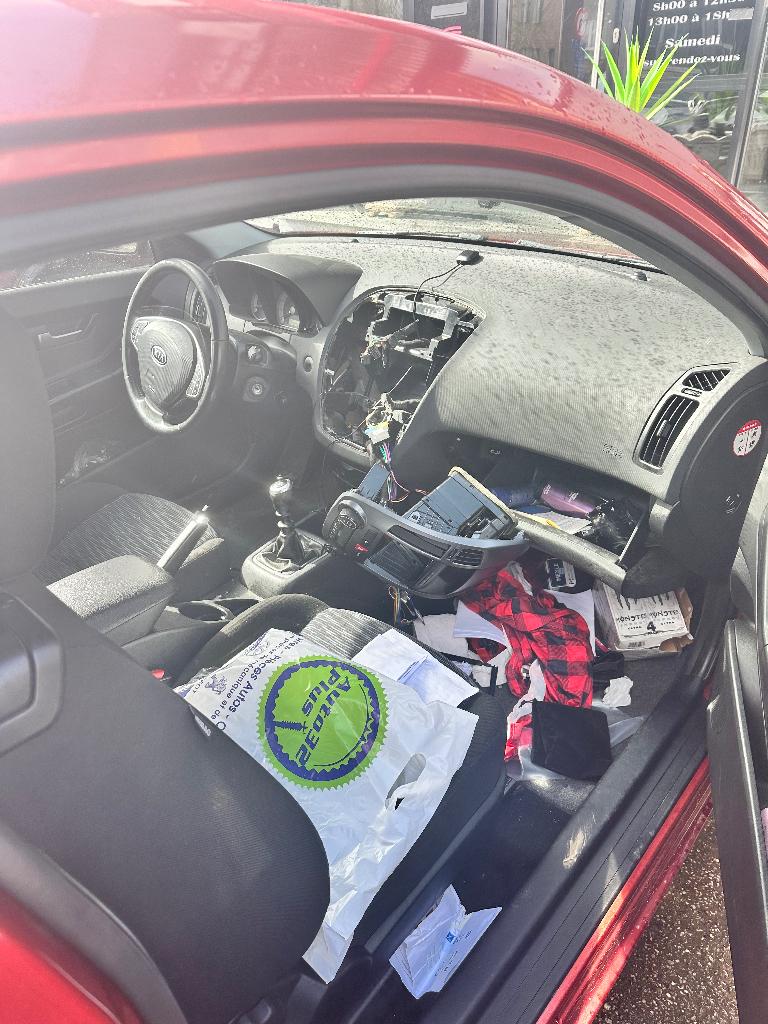 Kia Ceed 2009 - À vendre pour pièces / réparation, Enlèvement, Kia