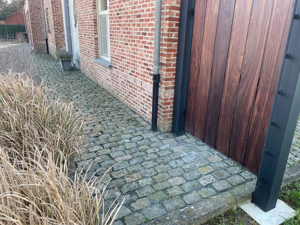 Anciennes pierres et pavés bleus de la frontière belge, Enlèvement, Utilisé