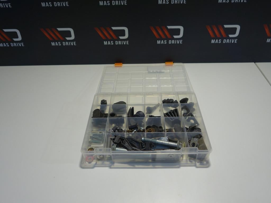 Porsche 986 / 996 diverse bouten, moeren, clipsen,..., Gebruikt