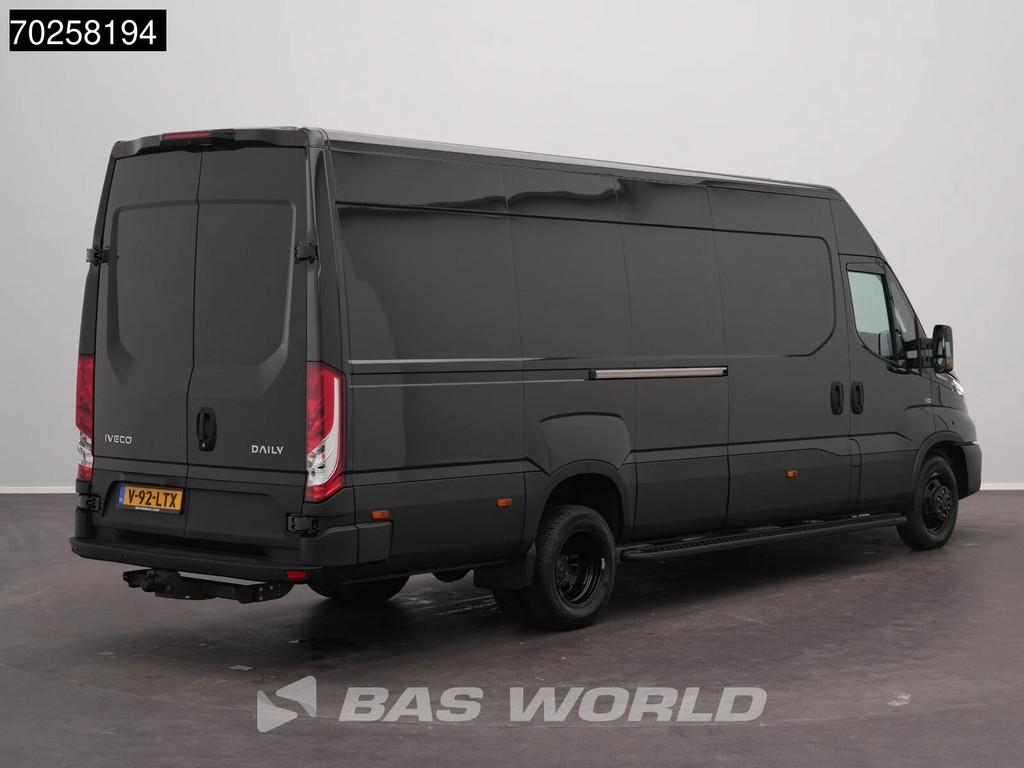 Iveco Daily 35C21 BPM VRIJ! 3.0L Black Edition Automaat L3H2, Auto's, Bestelwagens en Lichte vracht, Stof, Euro 6, Iveco, 2585 kg