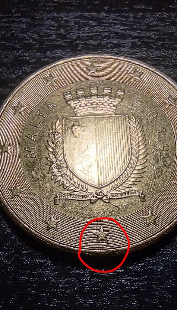 Zeldzame Munten , Malta error coin (F) op de ster, Postzegels en Munten, Ophalen, Overige landen, Losse munt
