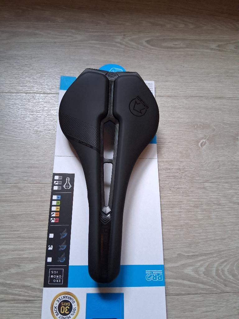 Pro turnix zadel, Vélos & Vélomoteurs, Vélos Pièces, Neuf, Enlèvement ou Envoi, Vélo de course, Selle