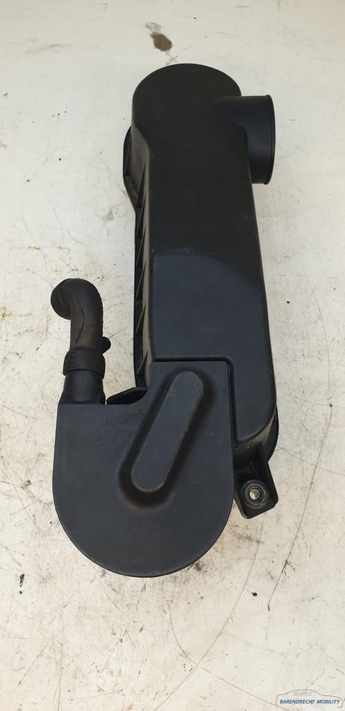 Luchtinlaat carterventilatie SLK R170 200 compressor 1110940, Auto-onderdelen, Gebruikt, Mercedes-Benz AG, Mercedes-Benz, Mercedesstrasse 120
70372  Stuttgart, DE