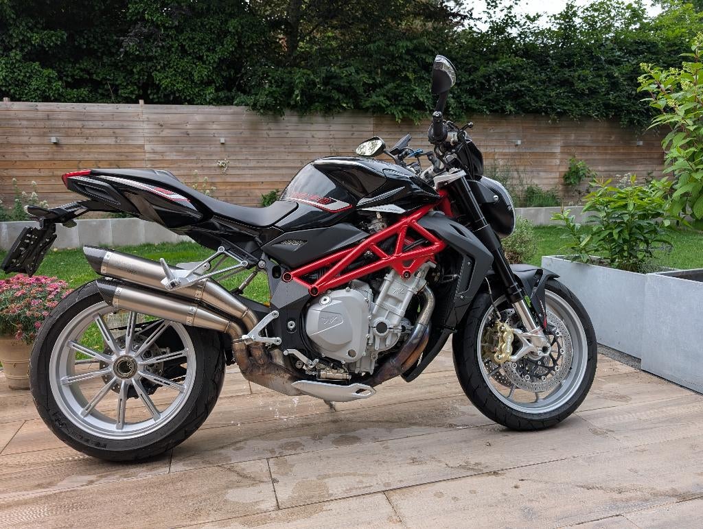 MV Agusta Brutale 1090r 2015, Motoren, Motoren | MV Agusta, 4 cilinders, Meer dan 35 kW, 1190 cc, Naked bike