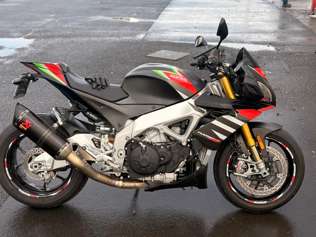 Aprilia 1100 v4 nieuwstaat 3500km