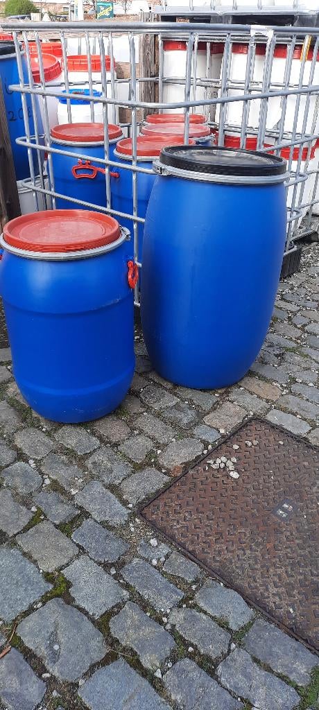 120 liter tonnen met deksel + 60 liter tonnen met deksel, Ophalen, Maurits, 2920 belgie, Zo goed als nieuw