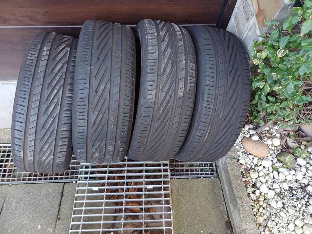 Pneus uniroyal Rainsport5. 215/55 R18  99V XL, Autos : Pièces & Accessoires, Pneus & Jantes, Pneu(s), Enlèvement, Autre, Autre