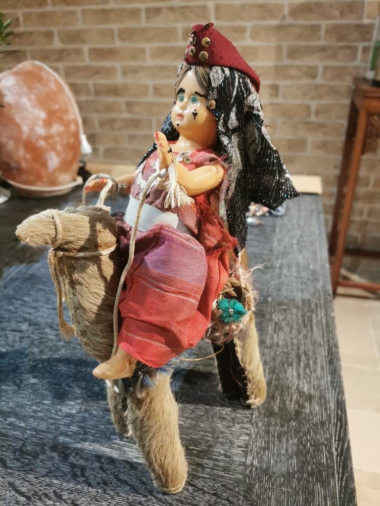 Popje met kameel, Ophalen of Verzenden, Gebruikt