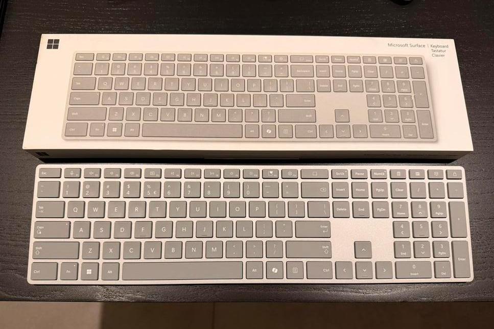 Microsoft Surface Keyboard 2nd edition, Ophalen, Zo goed als nieuw, Draadloos, Qwerty