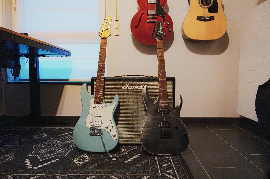 Ibanez x Marshall, Muziek en Instrumenten, Ophalen, Ibanez, Met versterker, Zo goed als nieuw