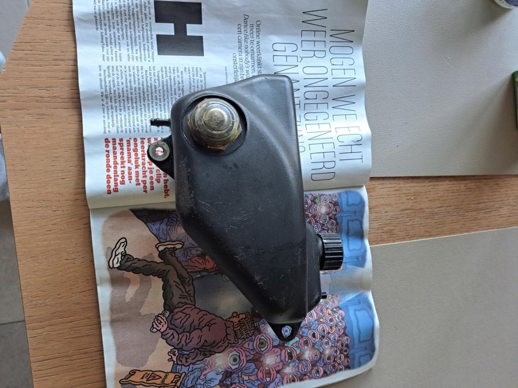 Yamaha rd 50 Olie reservoir 2T, Fietsen en Brommers, Ophalen of Verzenden, Gebruikt, Frame, Yamaha