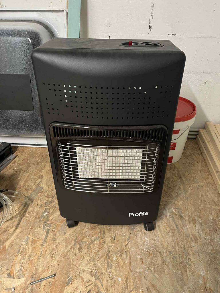 Av poele a gaz et 2 bonbonnes pleine a 3/4 120 euros, Enlèvement, Comme neuf