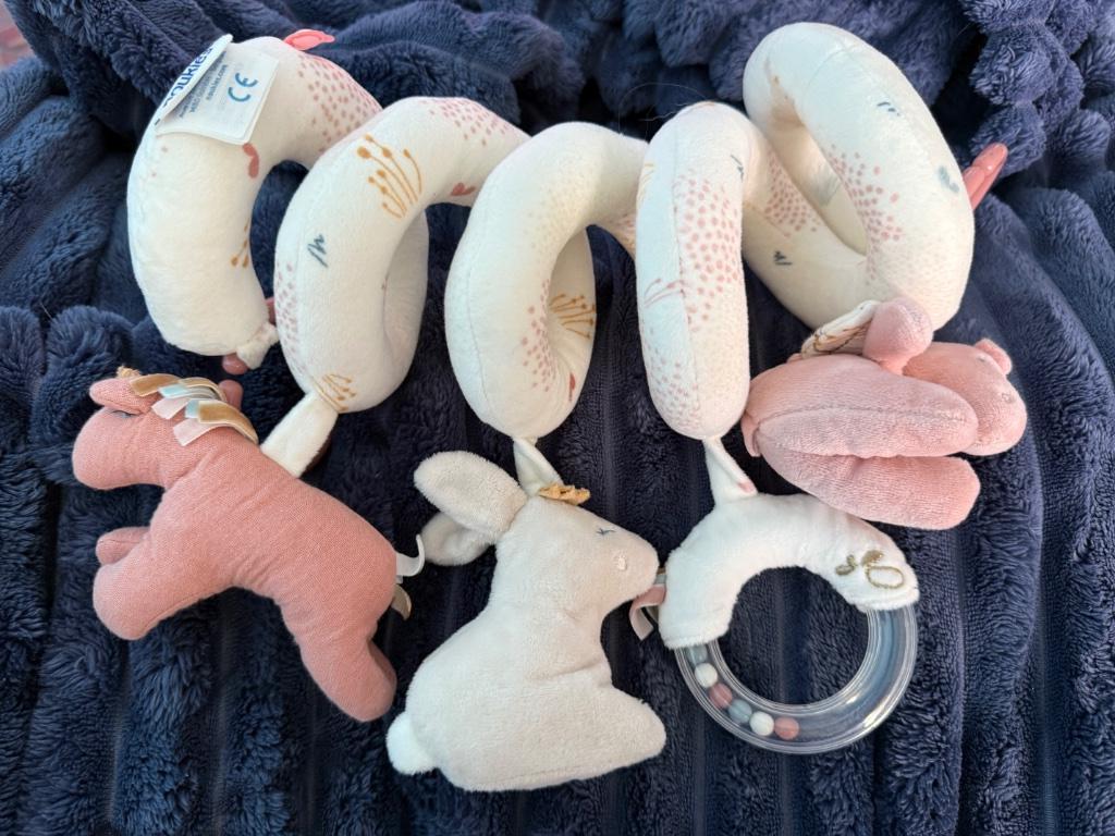 Spirale Activité Noukies Couleur Rose Et Beige, Enfants & Bébés, Enlèvement ou Envoi, Comme neuf, Autres types