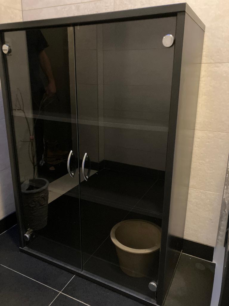 Vitrinekast, Huis en Inrichting, Ophalen, Gebruikt, 100 tot 150 cm, 50 tot 100 cm