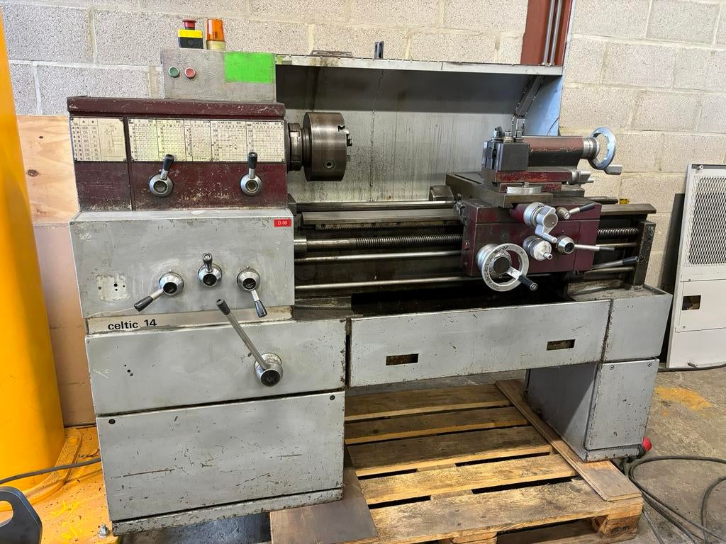 Metaal draaibank Celtic 14 mondiale metaaldraaibank, Enlèvement, Tour à métaux