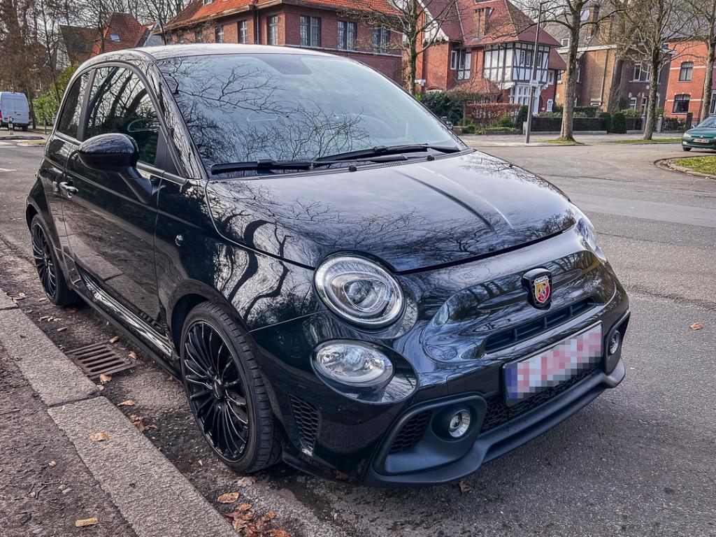 Abarth 595 (Fiat 500) in topstaat!, Auto's, Abarth, 4 zetels, 4 cilinders, Alcantara, Zwart
