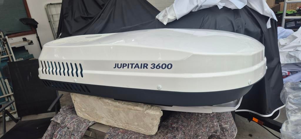 Rooftop NIEUW NIEUW Airco & heating 3600w Caravan, Caravans en Kamperen, Mobilhome-accessoires, Ophalen of Verzenden, Zo goed als nieuw