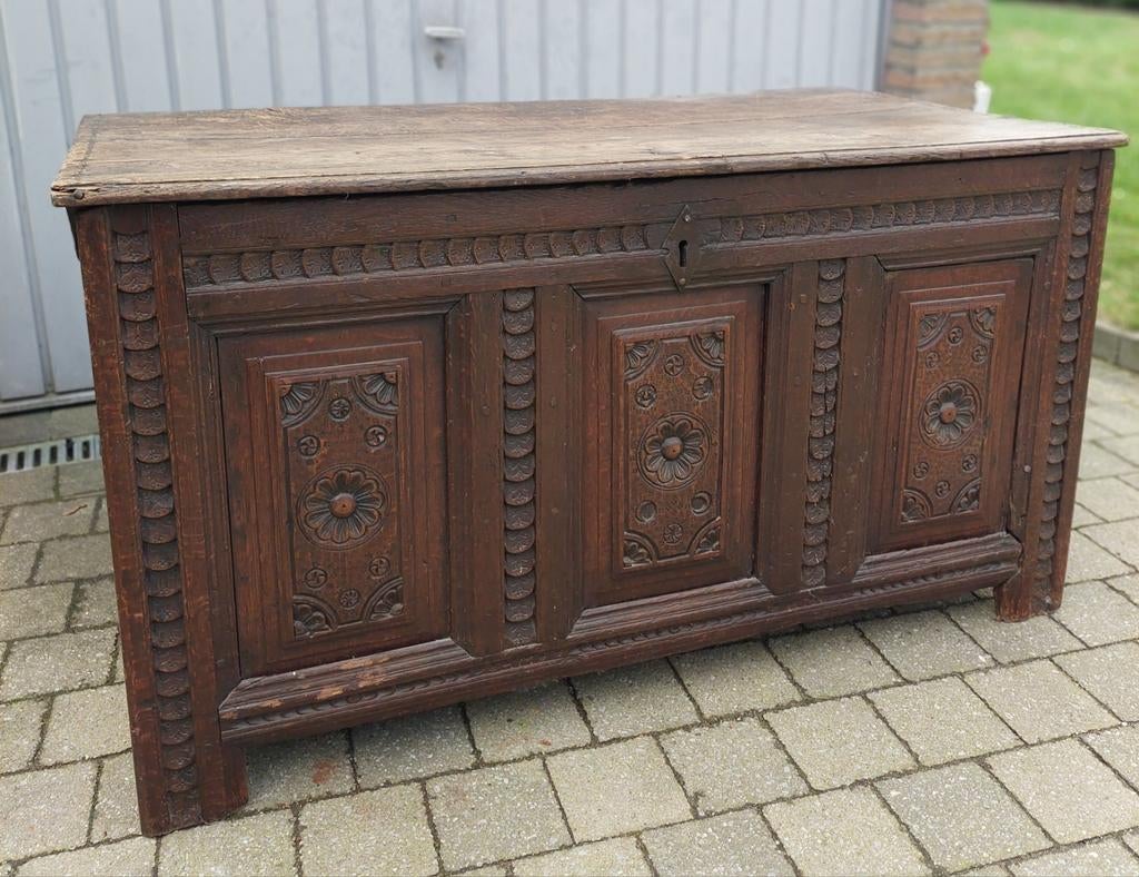 17de eeuwse Hollandse Renaissance koffer in eik te renoveren, Huis en Inrichting, Ophalen