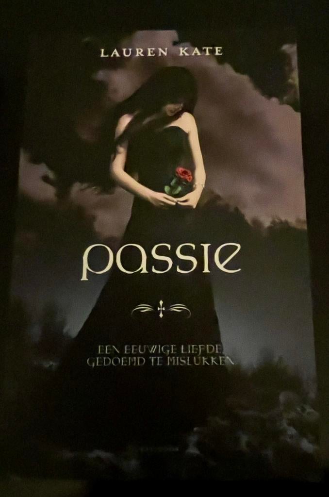Passie - Lauren Kate, Boeken, Ophalen of Verzenden, Zo goed als nieuw, Lauren Kate