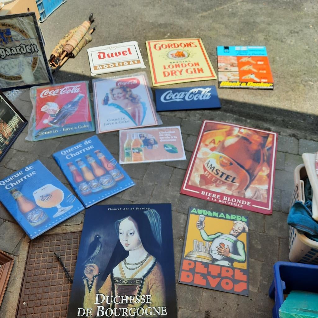 Assiettes, émail et étain + caissons lumineux, Duvel n'est p, Collections, Marques de bière, Comme neuf, Duvel, Enlèvement ou Envoi