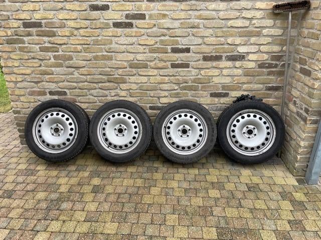 jantes + enjoliveurs d'origine Volkswagen Caddy., Autos : Pièces & Accessoires, Pneus & Jantes, Pneus et Jantes, 215 mm, 4 Saisons