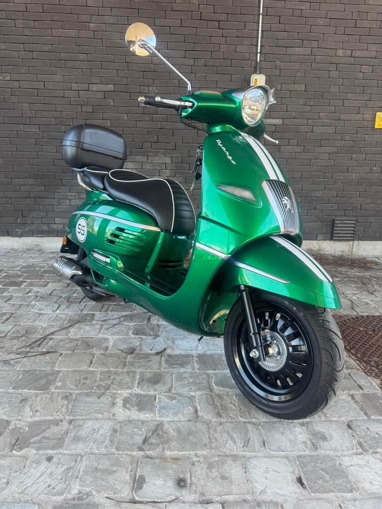 Peugeot Django 125. Bwj. 2022.NIEUWSTAAT!!, Vélos & Vélomoteurs, Enlèvement, Comme neuf