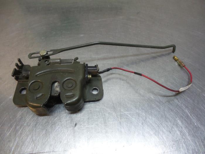 Mécanique de verrouillage hayon d'un Hyundai Coupe (Coupe 9, -, Utilisé, Hyundai, -